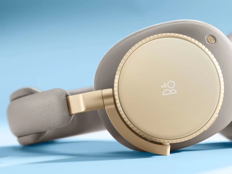 Beautyshot-Beoplay-H100-hourglass-sand-perspective-0031-s2048x1536px